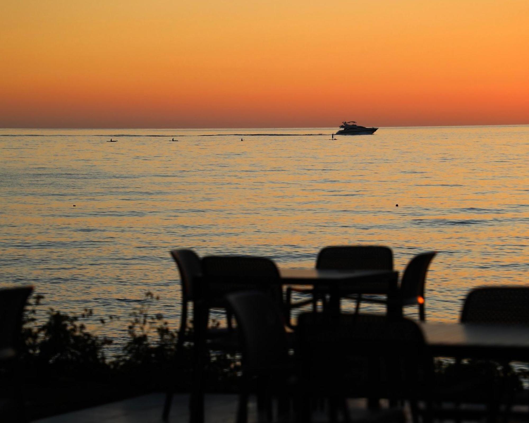 Oniro By Iliria Palace (Adults Only) Himare Exterior photo